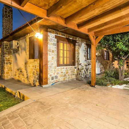 Old Nest House 度假居