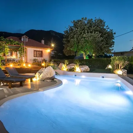 Сasa de vacaciones Old Nest House *