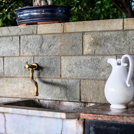 Old Nest House * Sálakos