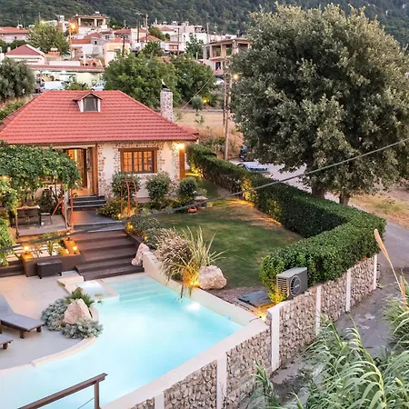 Сasa de vacaciones Old Nest House *