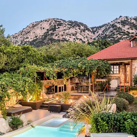 Old Nest House Prázdninový dům