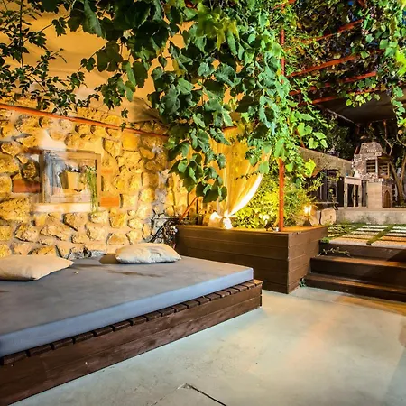 Old Nest House بيت للعطل سالاكوس