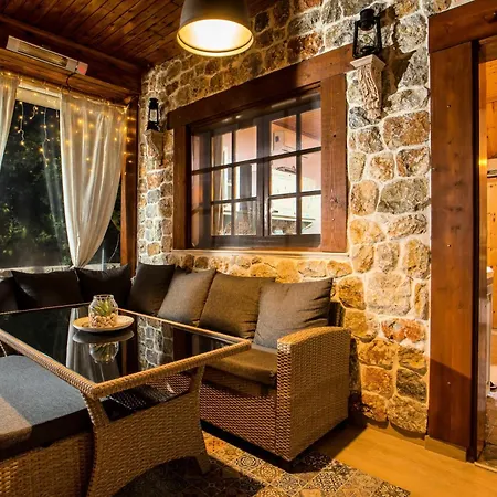 Old Nest House Vakantiehuis *