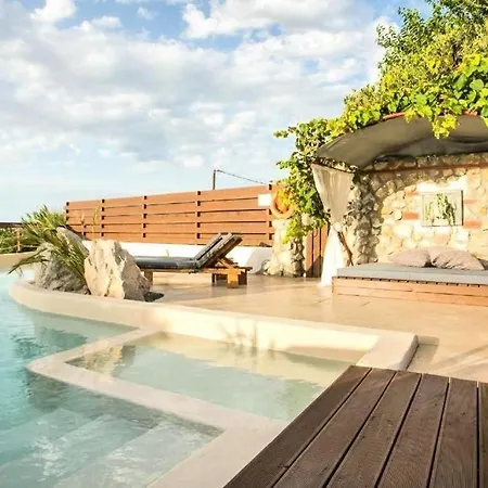 Old Nest House Сasa de vacaciones *