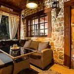 Old Nest House Holiday home *