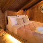 Old Nest House Holiday home Salakos