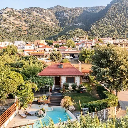 Feriehus Old Nest House Sálakos