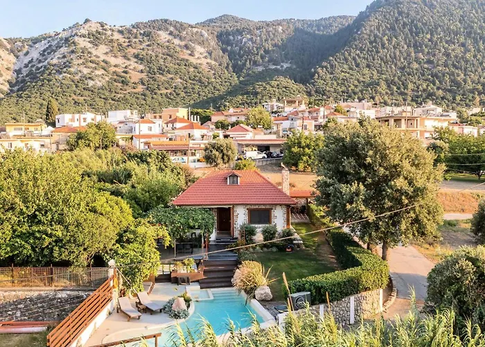 Holiday home Old Nest House Salakos