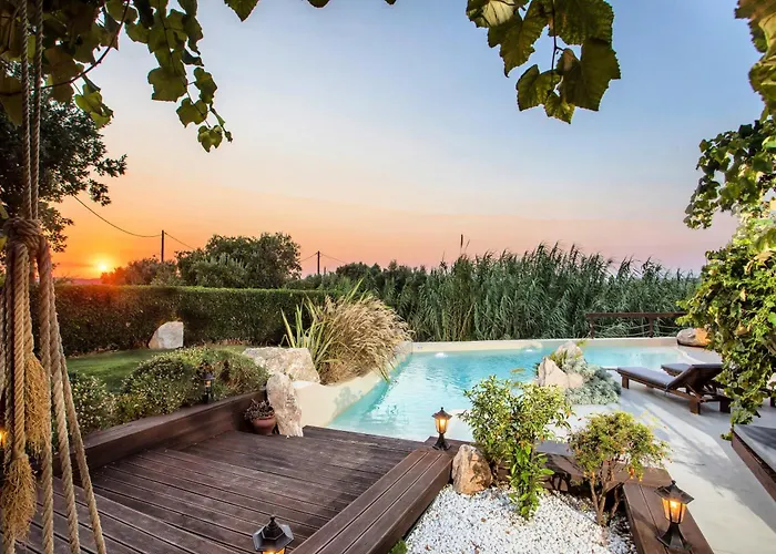 Old Nest House Holiday home Salakos